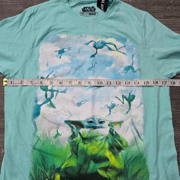 Star Wars Hot Topic Mandalorian Baby Yoda Grogu Frog Flying Short Sleeve Shirt - Picture 7 of 9